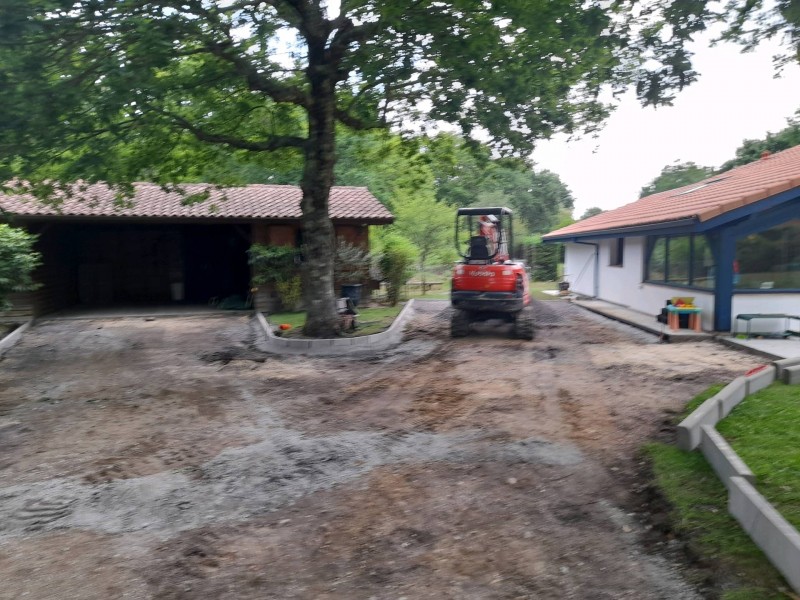 Accès en enrobé noir BB 0/6