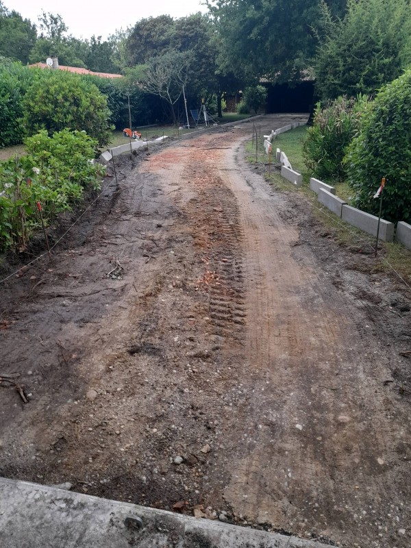 Accès en enrobé noir BB 0/6