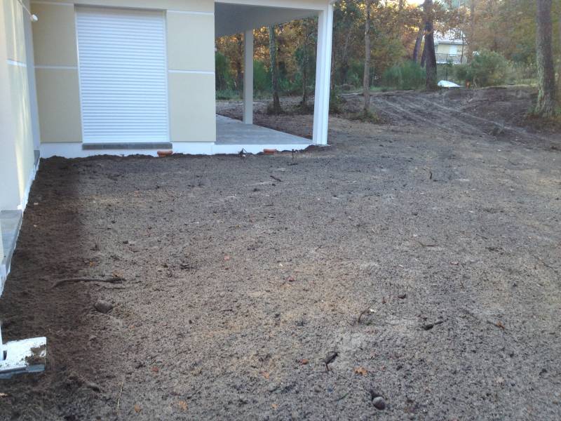 Terrassement extérieur maison individuelle 